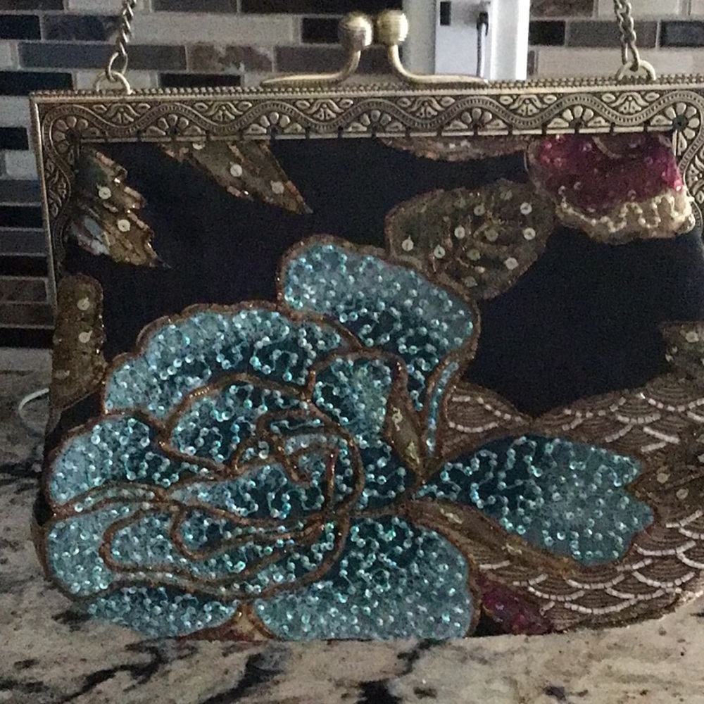 Elegant Floral Embellished Evening Bag